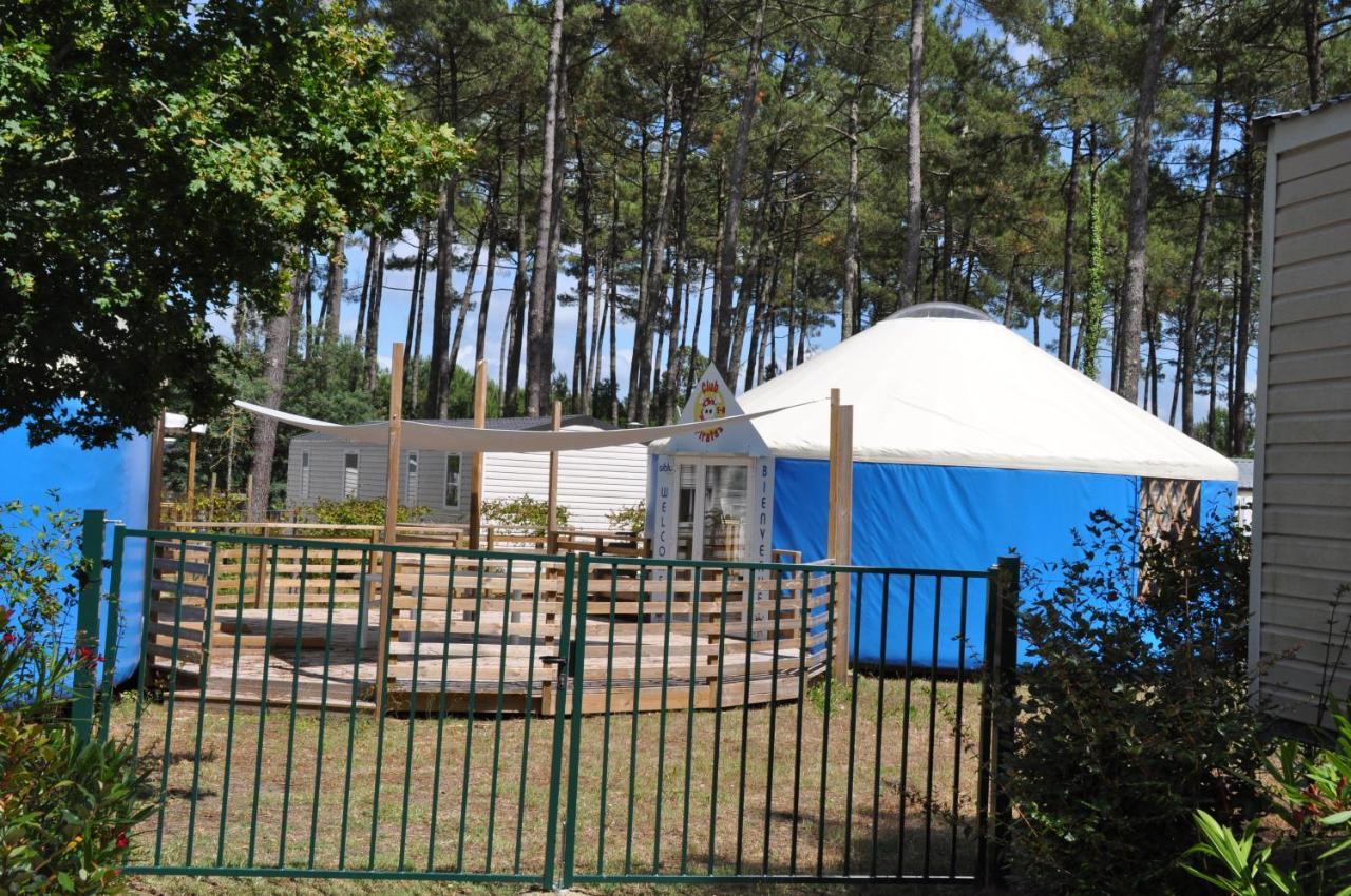 Mobilhome Cote Landaise Les Dunes De Contis 4 Saint-Julien-en-Born Exteriör bild